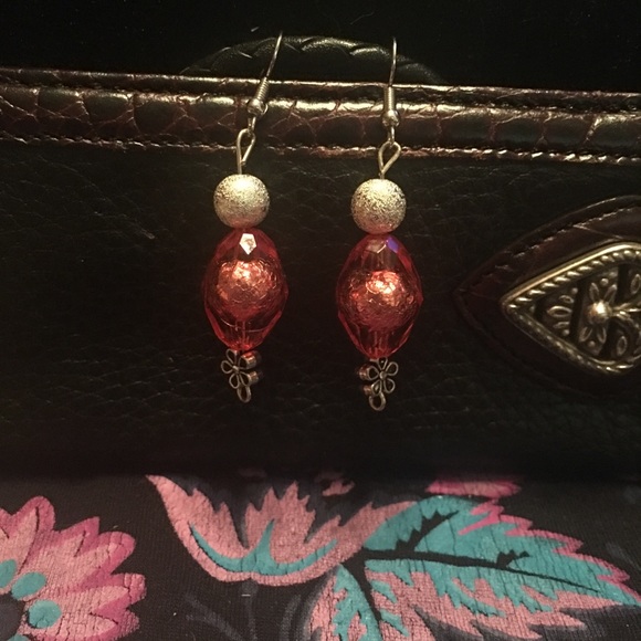 🆕Coral color beaded dangle earring NWT - Picture 4 of 8